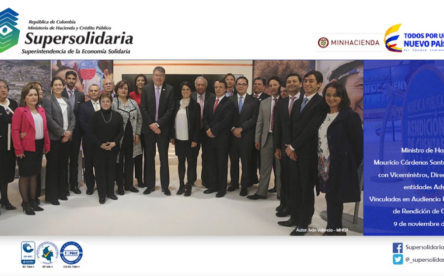 En la foto se observa al grupo de​ Viceministros, Directores y entidades Adscritas y Vinculadas en Audiencia Pública de Rendición de Cuentas 9 de noviembre de 2015.