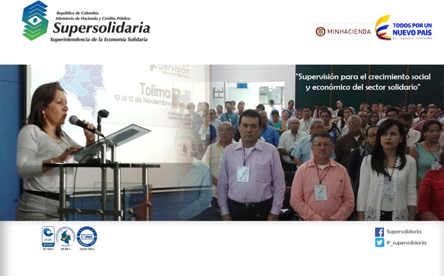 En la foto la Superintendente (e) de la Economía Solidaria y participantes a la jornada.
